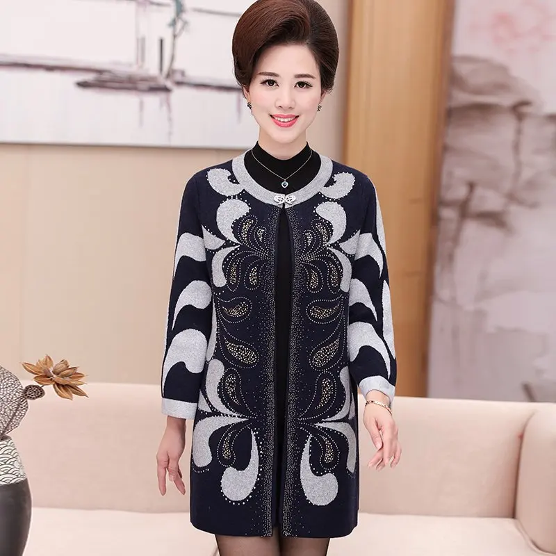 

2018 Middle - aged mother fitted loose in the long paragraph sweater cardigan middle - aged women 's large sweater coat coat