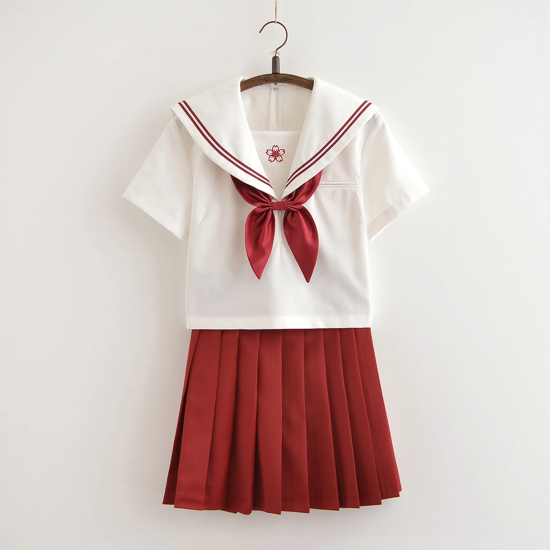 

2018 New Arrival Japanese School Girl Uniform Short Sleeved Summer Sailors Suits Middle School Students Cute Uniforms Cosplay