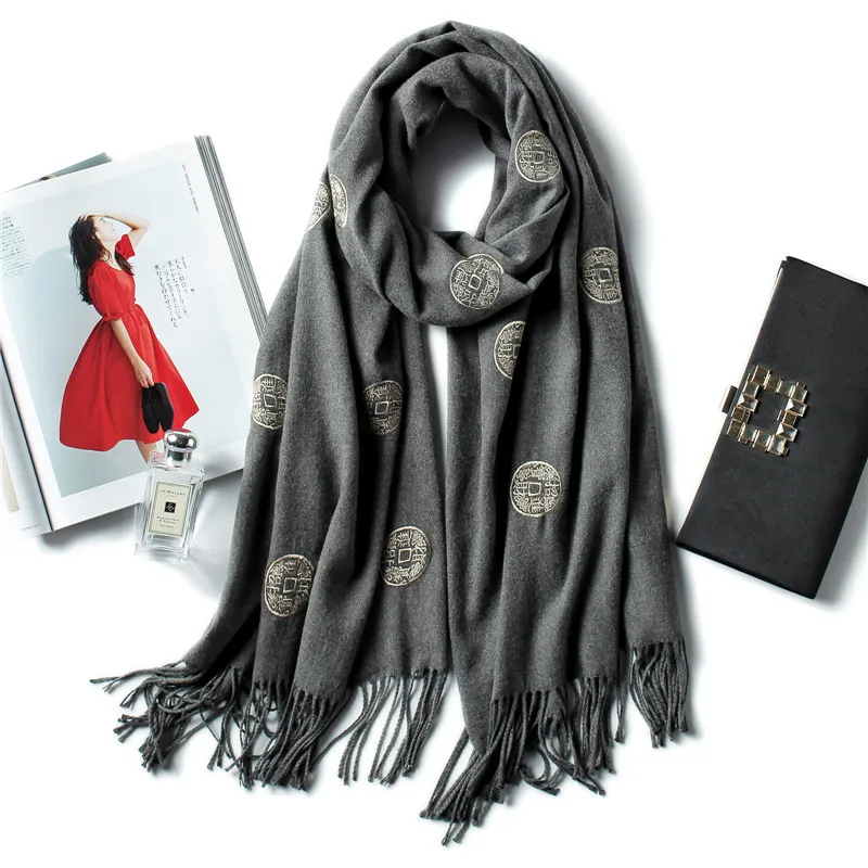 

2018 Women 's Luxury Brand Scarf Chinese souveni Cashmere Scarf Shawl embroidery Wraps Winter Warm Scarves Men Pashmina Cachecol