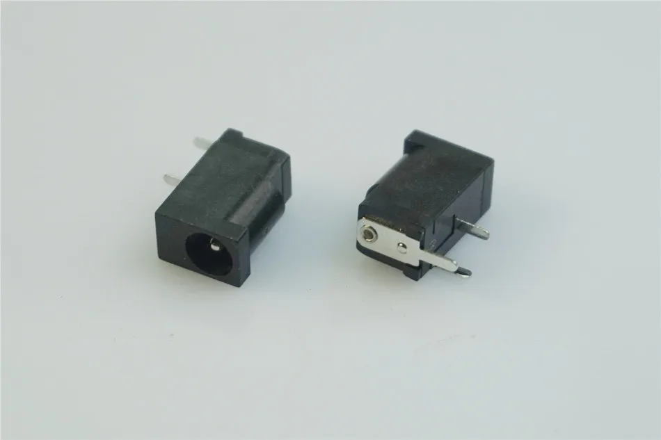 

100pcs DC power Jack Center Pin size 1.3 mm Diameter 3.5 x 1.35 mm DC Socket PCB Mountable 30V 0.5A 5000 times