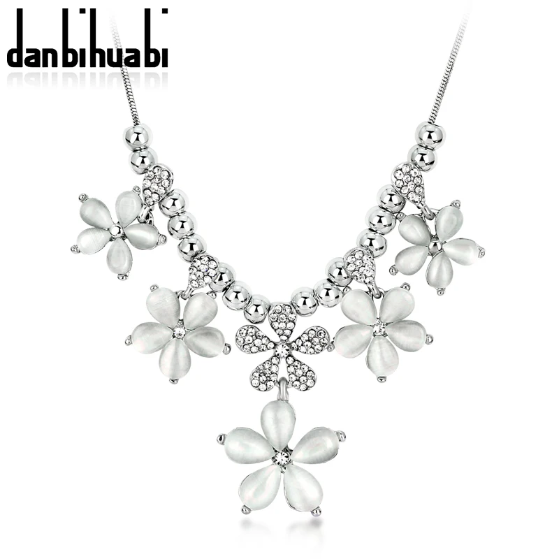 

new Thread Design Fashion women Summer Flowers White Pendant Necklace rhinestone bridal Wedding Women Jewelry