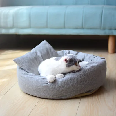 Мягкая кровать для кошек зимний домик спящий котенок серый коврик спальный мешок