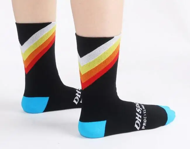 Новинка, профессиональные велосипедные носки для мужчин и женщин, уличные носки для шоссейного велосипеда, велосипеда, брендовые Компрессионные спортивные носки для бега - Цвет: Black Red