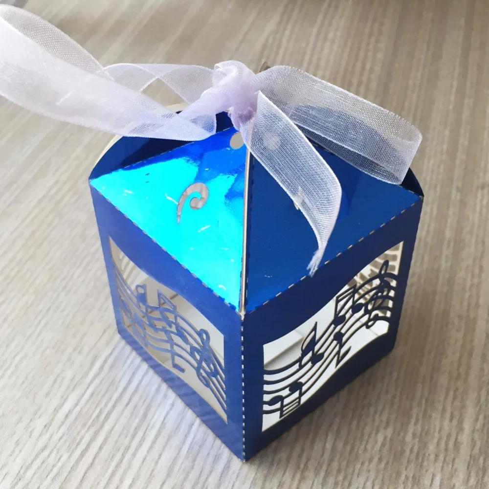 50 шт./лот Романтический коробка конфет лазерная резка бумаги подарочные коробки Свадебные украшения нот свадебной коробка подарков украшение партии
