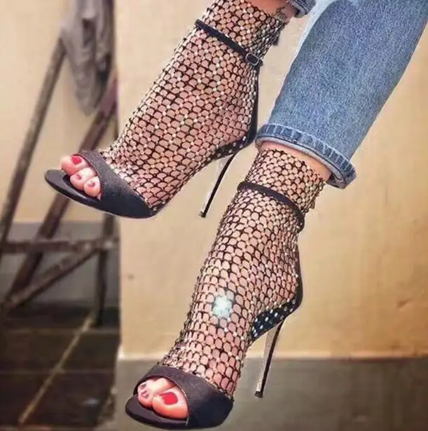 

Summer New Fashion Woman Black Sliver Cuts Out Bling Bling Sequins Peep Toe Stiletto Heel Zip Back Sandals Shoes Plus Size 42