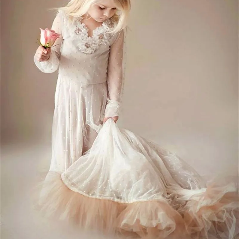 

Vintage Boho Flower Girls Dresses with Sweep Train Long Sleeves Pearls Tulle Handmade Flower First Communion Dress Vestidos