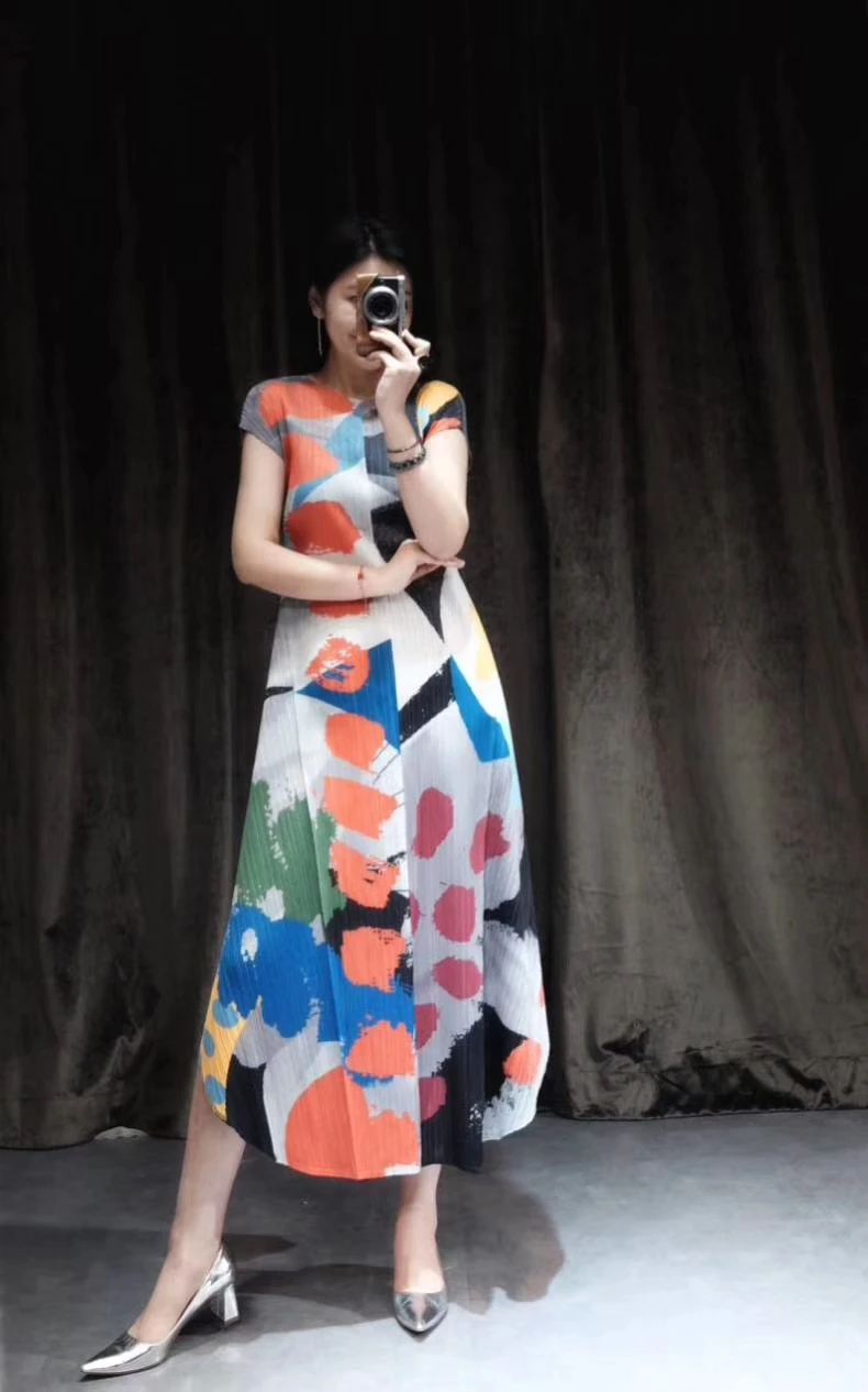 

FREE SHIPPING Miyake Elegant fashion fold o-neck short sleeve fork geometric print Sexy dress IN STOCK