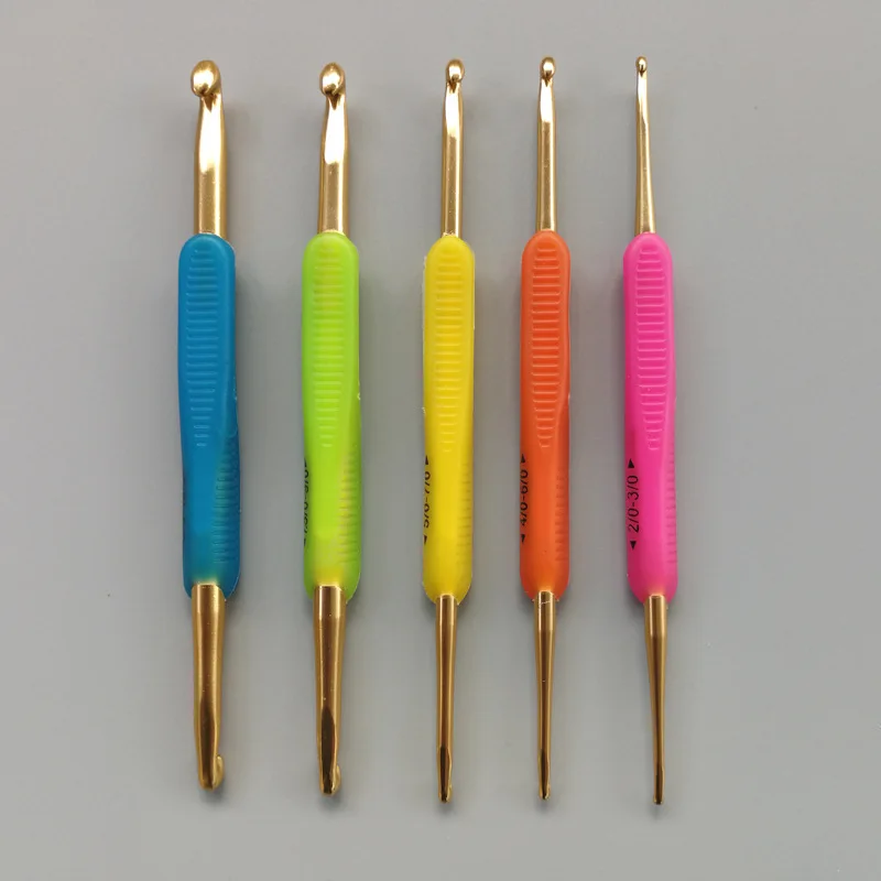 

5 Pcs Silicone handle Gold Double Aluminum Crochet Hooks Knitting Needles Size 2.0-10.0mm At Random13.5cm(8")
