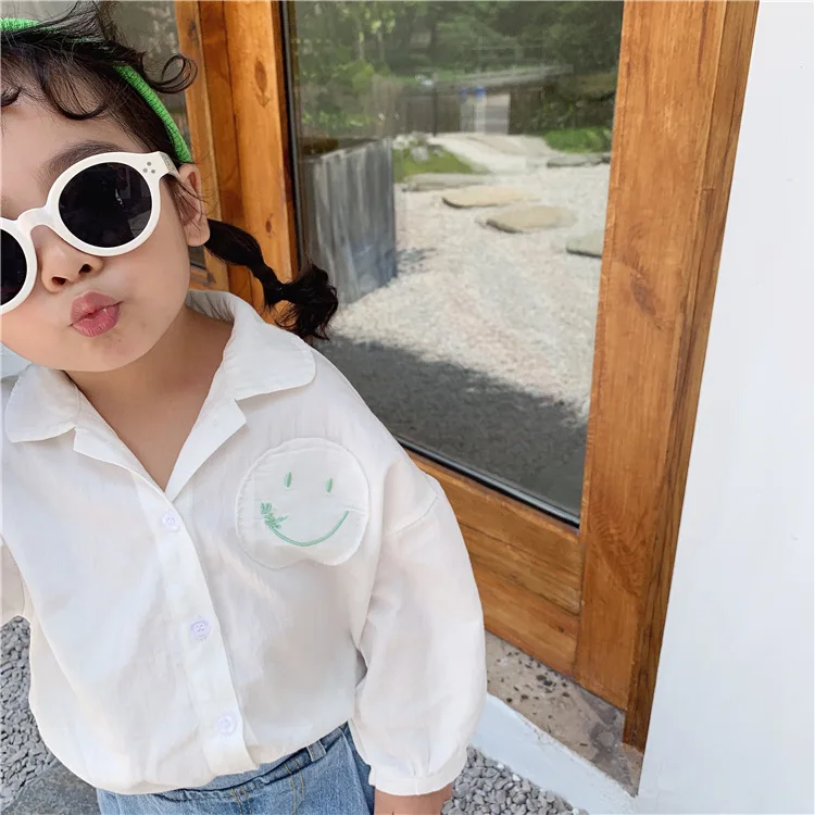 

2019 Fall New Embroidered Smile Children Shirt with Loose Lapel girls cotton blouse little children long sleeve cotton top cloth
