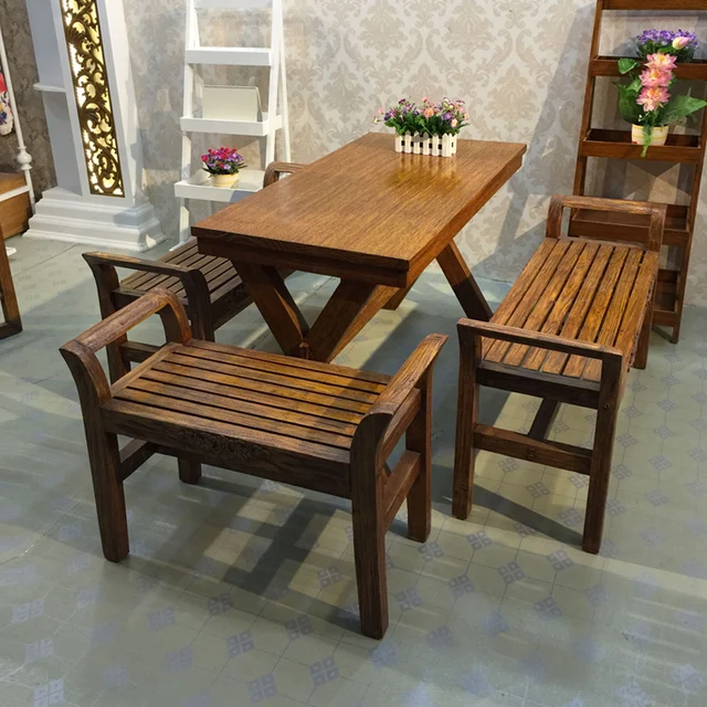 Una combinación de madera maciza pura mesas de comedor y sillas ... Una combinación de madera maciza pura mesas de comedor y sillas ...
