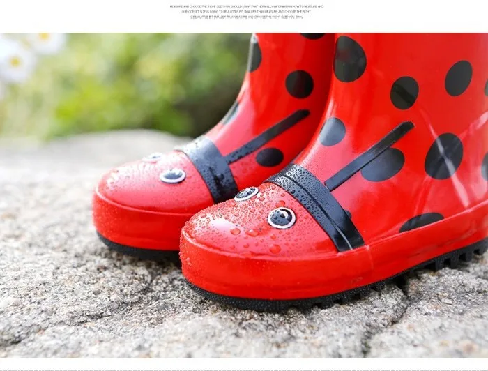 New 2015 Children Rain Boots Cartoon Kids Rubber Boots Bee  Frog  Beatles Girls Shoes Flat Rainboots Bota Baby Kids Shoes free shipping (10)