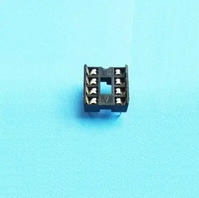 

40pcs , (20 each) NE555 IC 555 & 8 Pin DIP Sockets