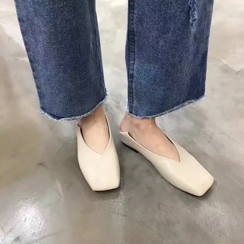 pointed toe flats silver