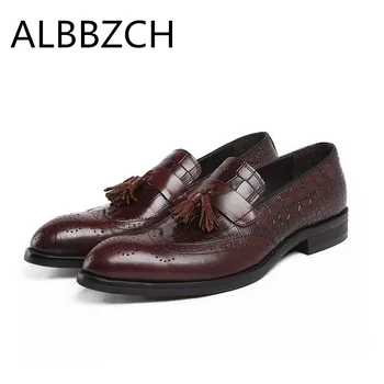 

Luxury carving design fashion tassel genuine leather men shoes brogue pointed toe slip on mens formal suit wedding dress shoes