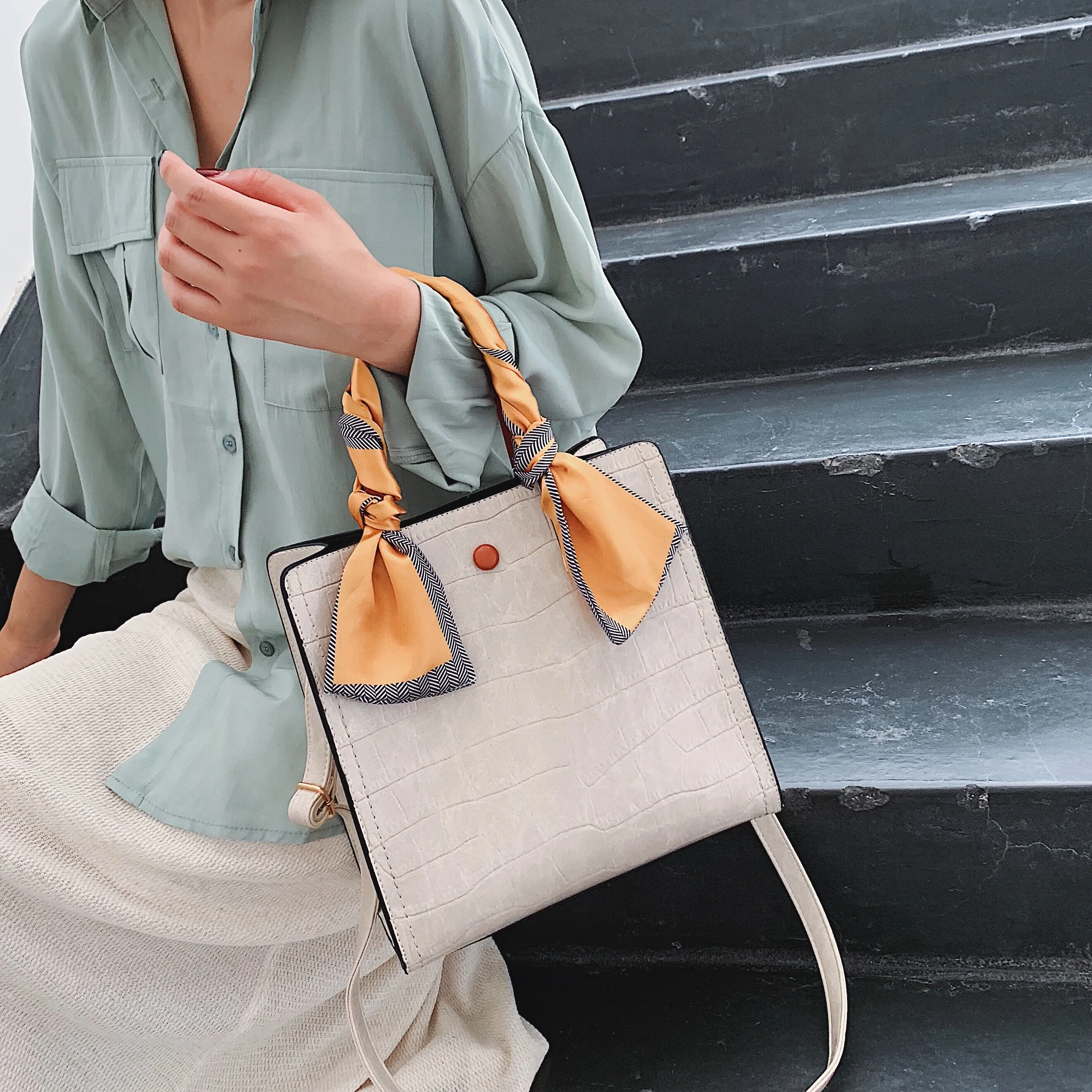 

Women's designer handbags big women's crocodile pattern Pu leather handbag simple fashion new high quality handbag shoulder bag