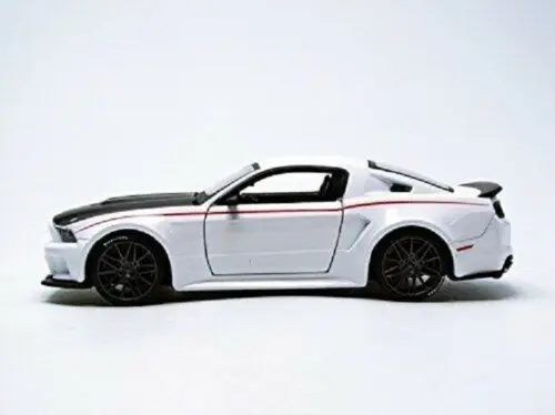 Kopen Maisto 124 2014 Ford Mustang Street Racer Diecast Model Racing Car Vehicle NIEUW IN DOOS