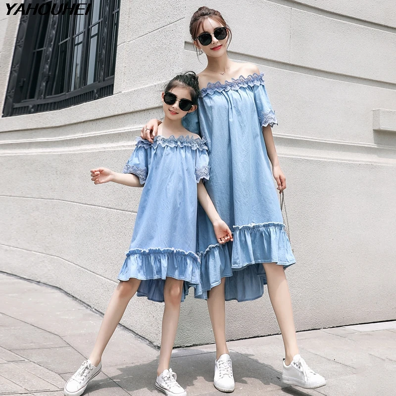 

2018 Off Shoulder Washing Jean Daughter Mother Dress Happy Family Matching Dress Mom Daughter Clothing Summer A Line Slim Dress