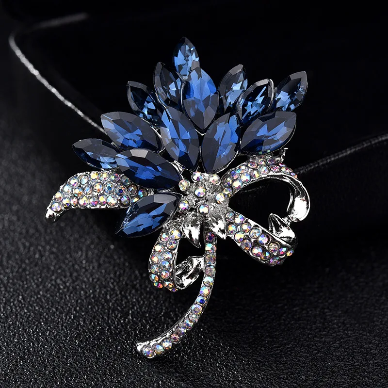 

Korean Suit Sweater Flower Blue Pink Rhinestone Crystal Collar Pins and Brooches for Women Lapel Pin Broches Broach Jewelry X171