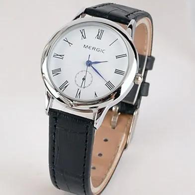 

Bracelet Watch Ladies Retro Design Leather Band Analog Alloy Quartz Wrist Watch 2018 Hot Sale
