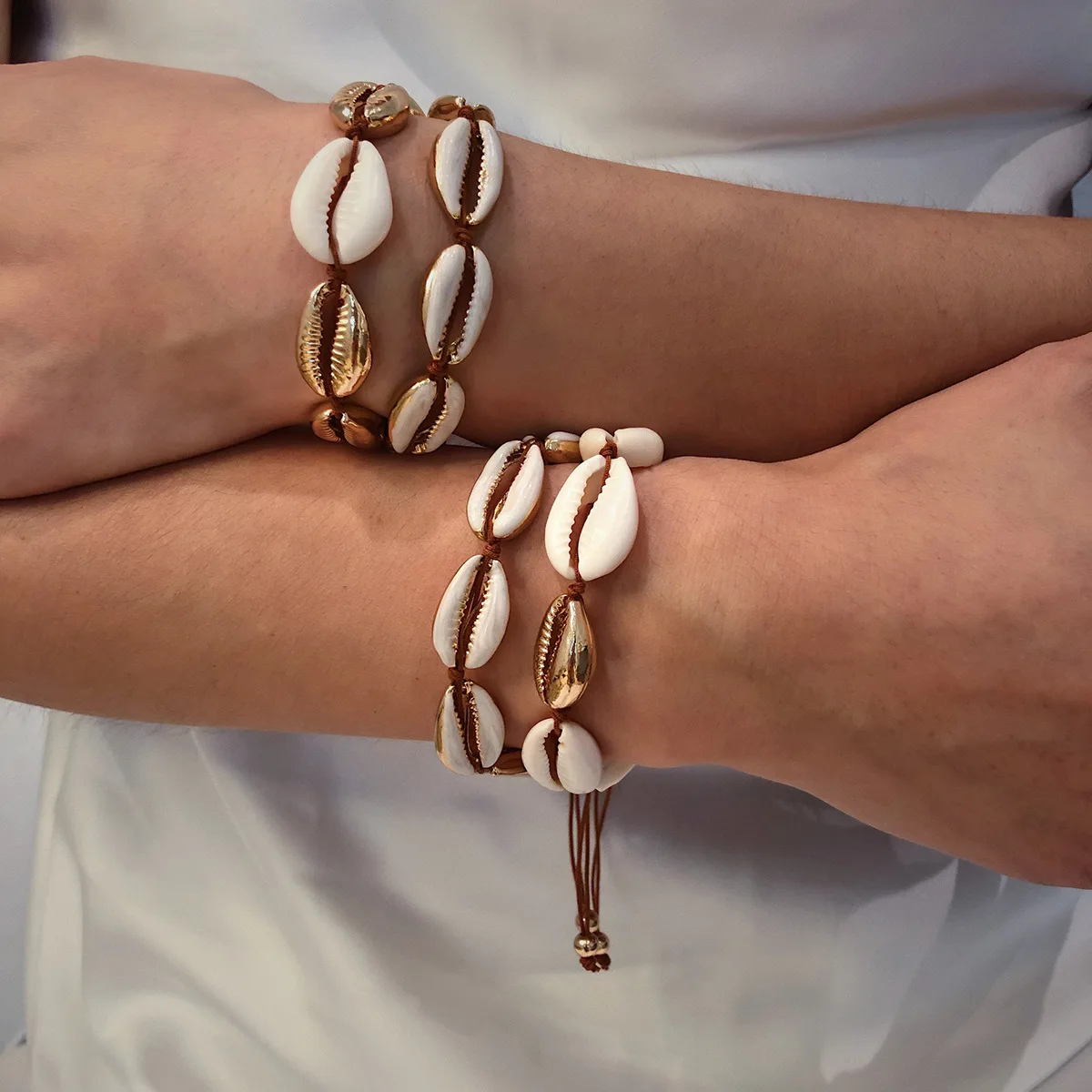 

4 pcs/Set Gold Color Cowrie Shell Bracelets For Women Bohemian Natural Shell Charm Bracelet Fashion Summer Beach Jewelry 2019