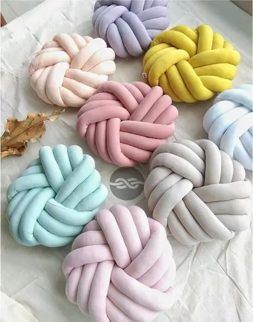

New Handmade Knot Cushion Knotted Ball Pillow Round Kids Bed Pillows Stuffed Toys Children Nursery Room Decor Christmas Gifts