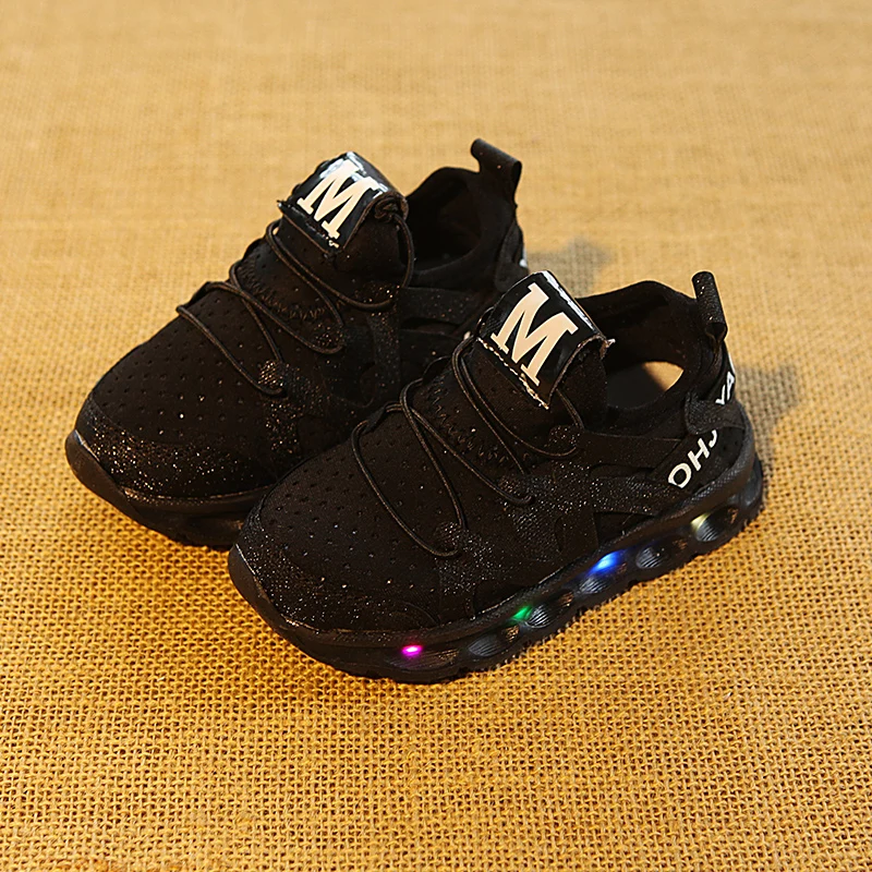 

Kids Boy Girls LED Light Shoes Kids Up Shoes Glowing Sneakers Luminous Sole Sneakers For Children Casual Sports Style