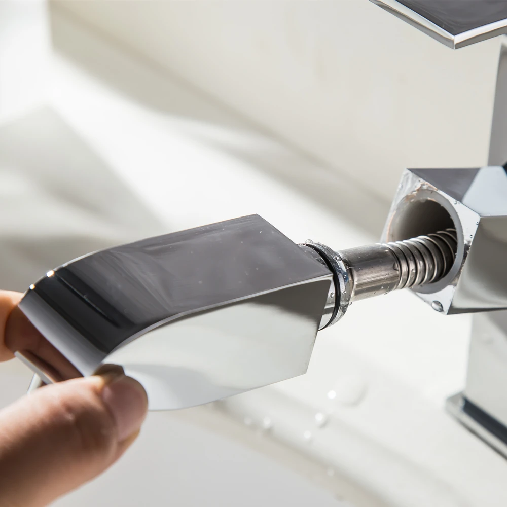 Pull Out Bathroom Faucet Deck Mount Mixer Tap with Hot and Cold Water Single Handle Crane Taps Torneira Banheiro Mci5