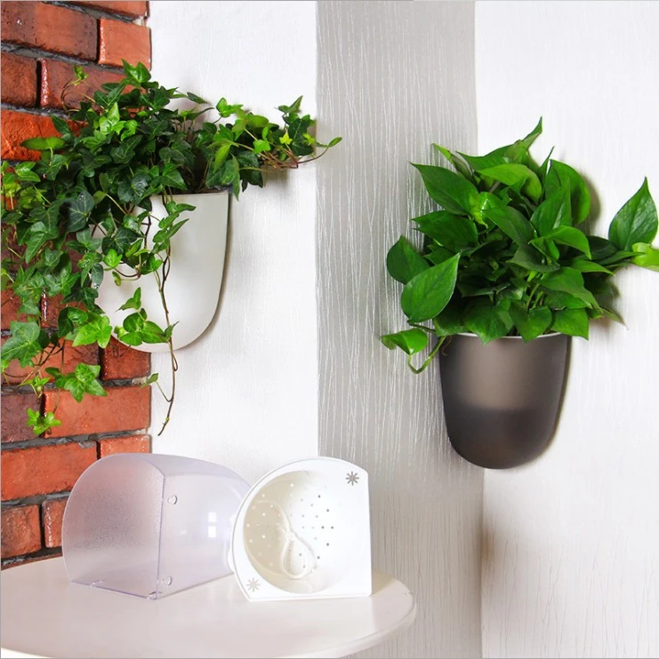 Garden Self Watering Plant Flower Pot Wall Hanging Round Plastic Planter Basket Garden Self Watering Plant Flower Pot Wall Hanging Round Plastic Planter Basket