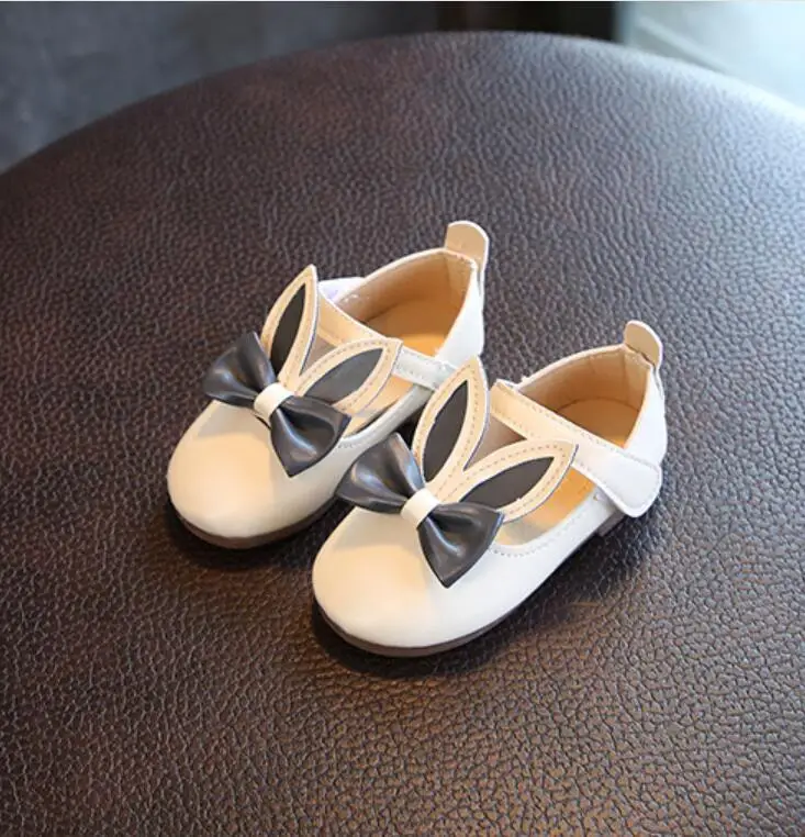 Новые сандалии для девочек, детская кожаная обувь, детские кроссовки с заячьими ушками на мягкой подошве для отдыха, популярная танцевальная обувь принцессы для девочек - Цвет: Белый