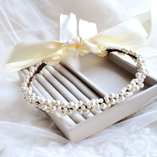 

2018 AAA Handmade Simulated Pearls Flower Crown Hair Garland Head Wreath Elegant Stylish Chic Showy Tiara Headband