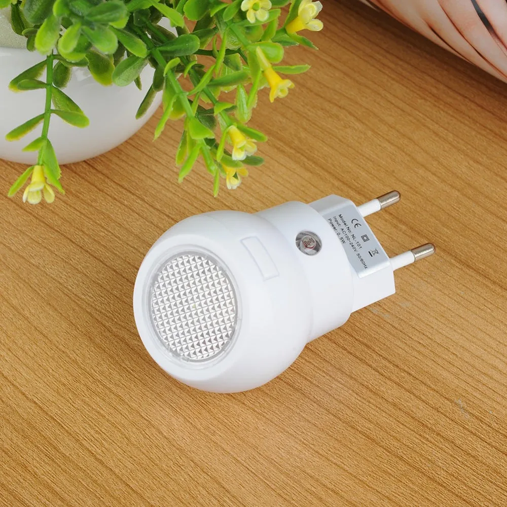 SXZM 4PCS Mini led Novelty light AC110V 220V EU plug light sensor