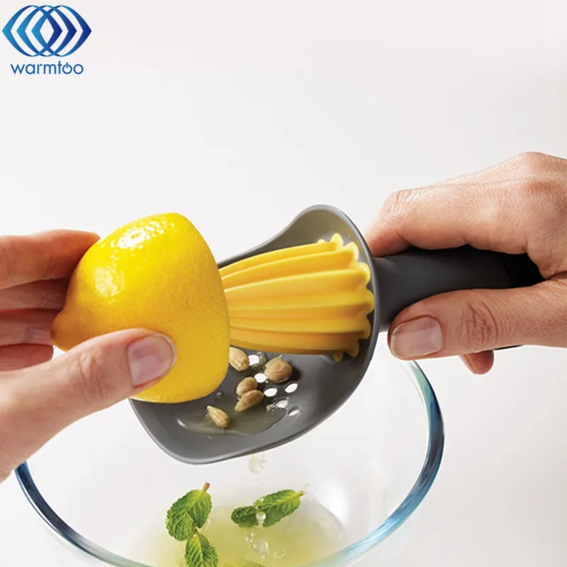 Home Orange Lemon Fruit Juicer Tool Plastic Convenient Hand Manual Squeezer Citrus Juicer