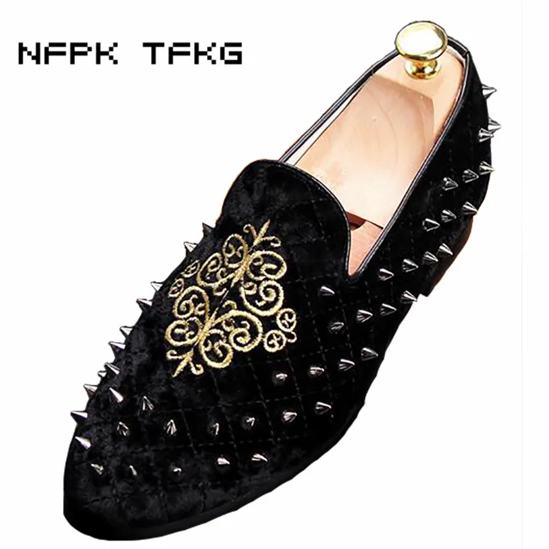 

mens casual banquet night club wear cow suede leather rivets shoes vintage embroidery loafers slip-on lazy driving shoe zapatos