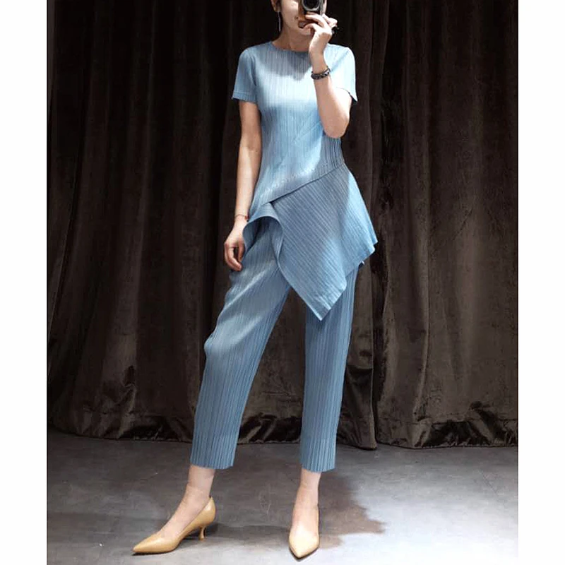 

Changpleat 2019 New Summer Women Two piece Set Miyak Pleated Fashion Solid O-neck T-shirts and Pants Big elastic Female Suits S9