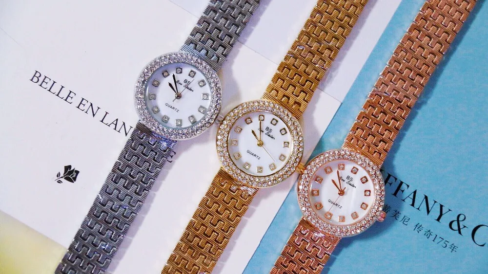 clock women 1
