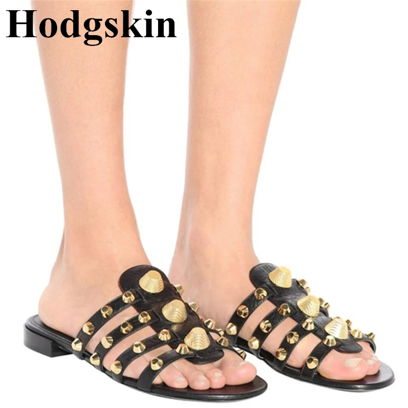 

Luxury Gold Metal Studded Summer Flat Slippers Women Leather Outdoor Mules Flip Flop Slides Beach Flat Shoes Women's Slippers