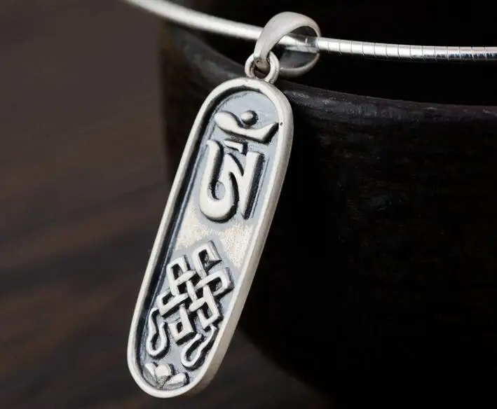 silver-om-charm003e