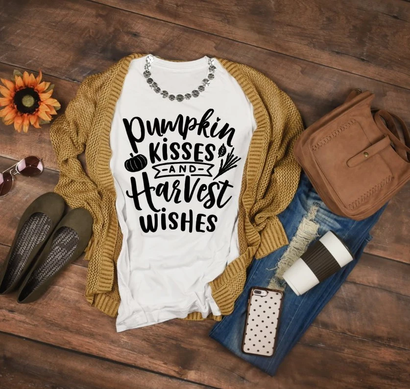 

Pumpkin Kisses and Harvest Wishes Womens Fall Shirts Halloween pumpkin thanksgving days cute graphic t-shrit aesthetic tee tops