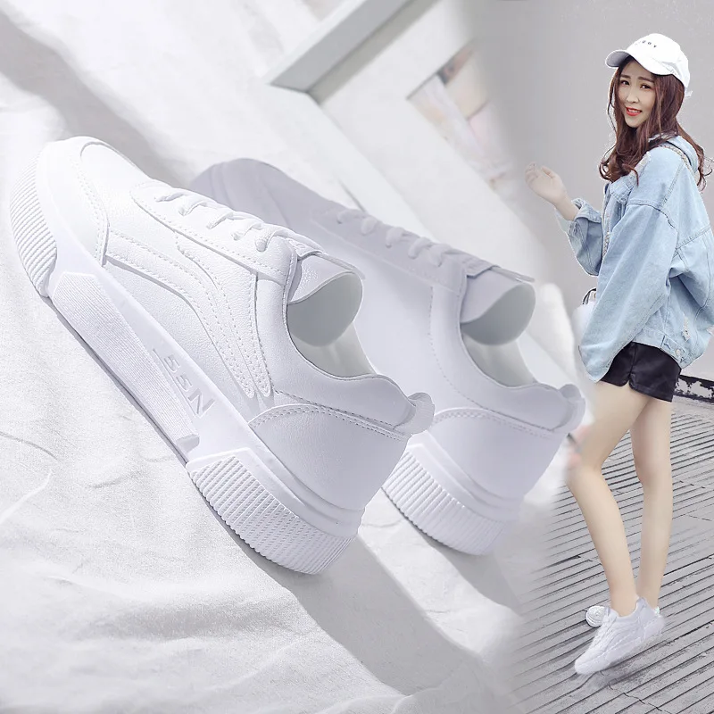 

2019 new Wild Korean shoes Thick-soled student breathable white shoes