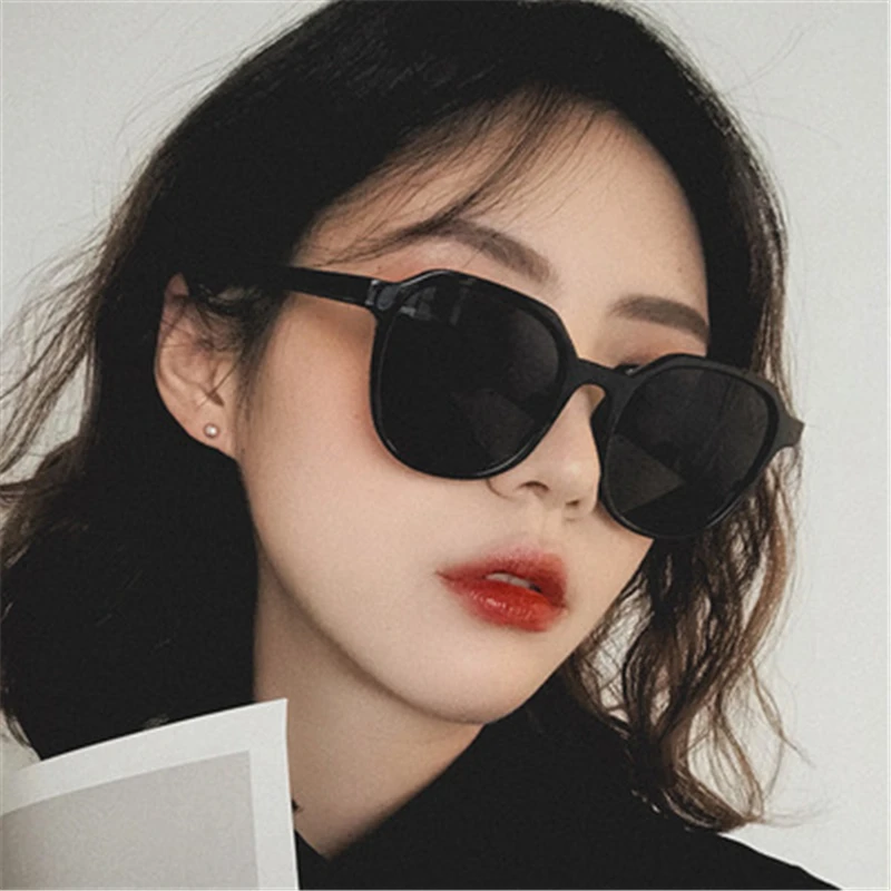 

2019 Brand Designer Sunglasses Women Luxury Plastic Sun Glasses Classic Retro Outdoor Eyewear