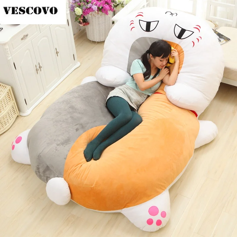 Мягкий с большим количеством. Кровать-подушка Totoro Bed. Спальный мешок Тоторо. Плюшевая кровать Тоторо. Гигантская Bean Bag кровать.
