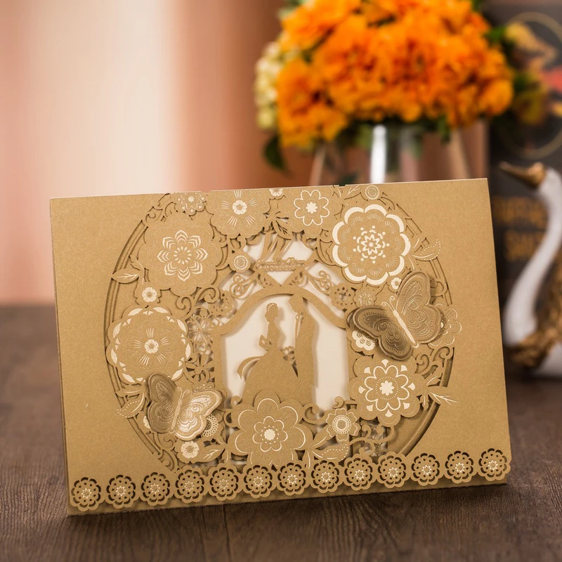 100 шт./лот) Свадебные Пригласительные открытки для жениха и невесты, с изображением бабочки, кружева, цветов, на заказ, с принтом, свадебные приглашения CX025