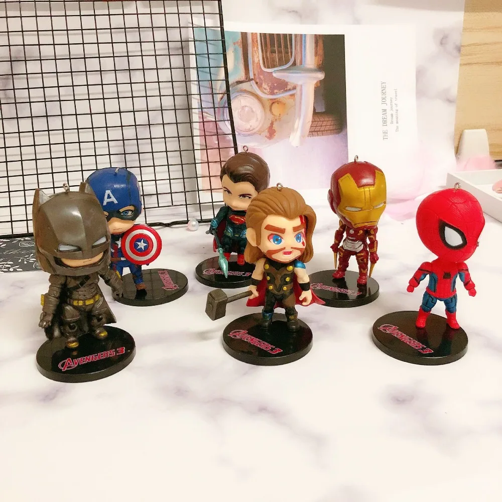 

2019 New Fashion Creative Iron Man Keychain Man Wei Movie Peripheral Doll Pendant Gift Claw Machine Doll Egg Machine Doll
