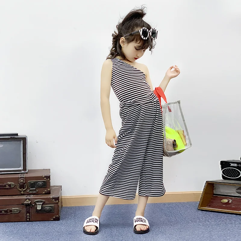 

Girls Set 2019 Summer New Korean Striped Off-Shoulder Sleeveless Tops Loose Nine Pants Casual Two-piece Set