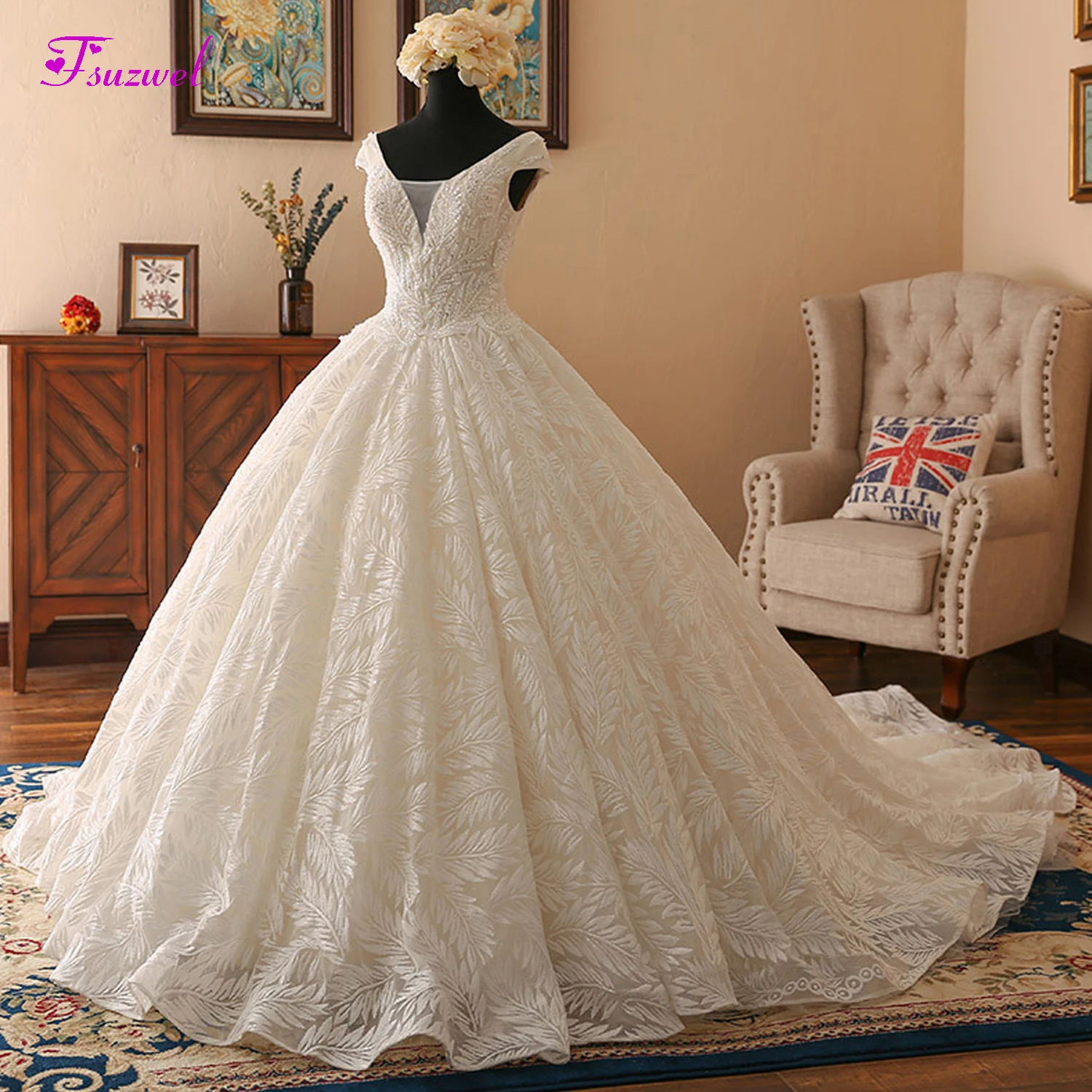 

Fsuzwel Sweetheart Neck Sequined Beaded Ball Gown Wedding Dresses 2019 Glamorous Chapel Train Lace Wedding Gown Vestido de Noiva