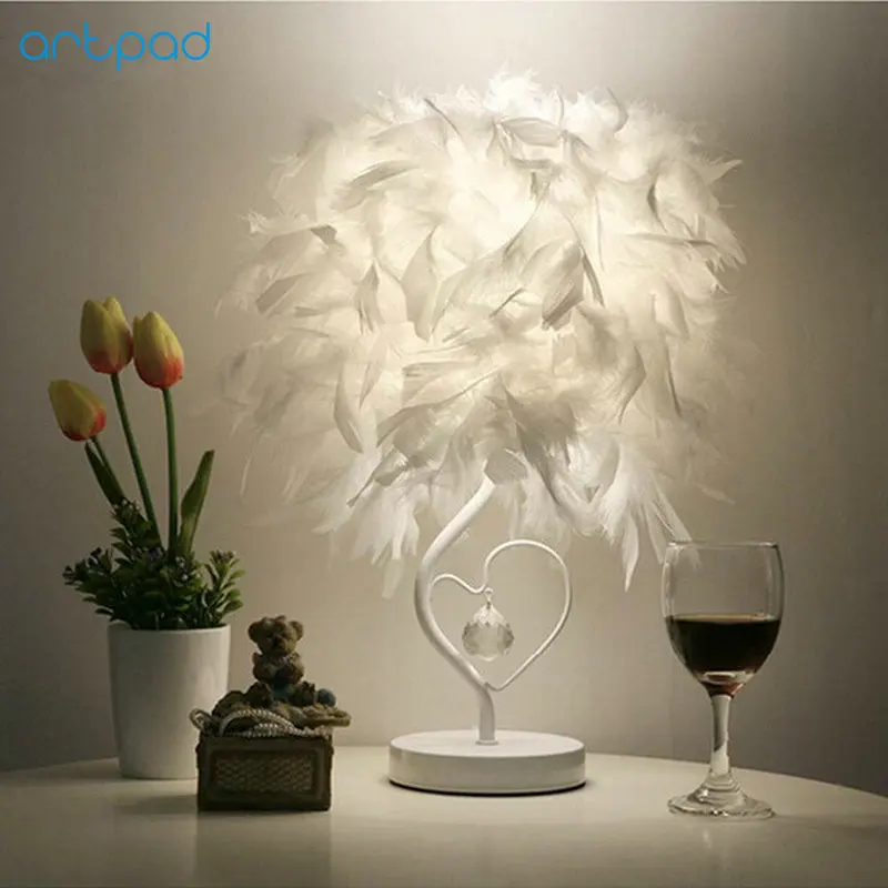 

ArtPad Modern Wedding Decoration Lamp Heart Shaped Crystal Feature Table Lamp for Bedroom Sitting Room Home Decor Light White