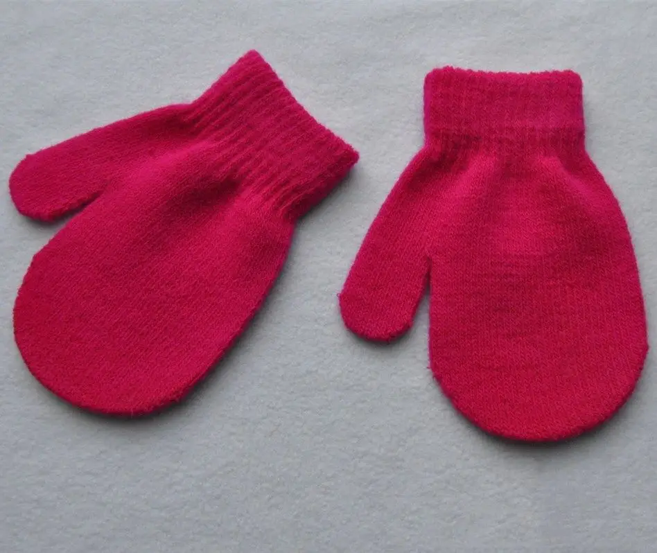 Новорожденных Для маленьких мальчиков для маленьких девочек Варежки перчатки для мальчиков и девочек Однотонные зимние теплые мягкие детские перчатки 7 цветов
