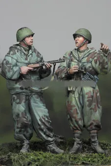 1/35 Resin Figure Model Kits WW2  Russian Officer Unassembled unpainted