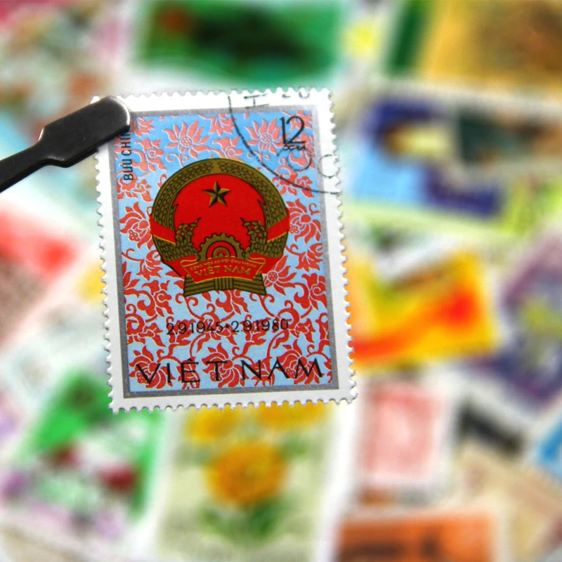 100 PCS/Lot No Repeat Vietnam Postage Stamps Collections From Vietnam