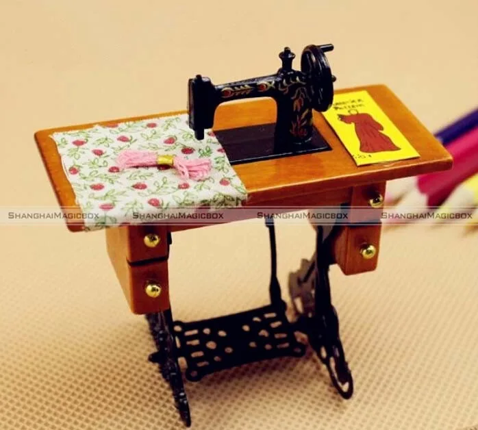 1PC Dollhouse Miniature Sewing Machine Vintage Style Treadle on Stand 1